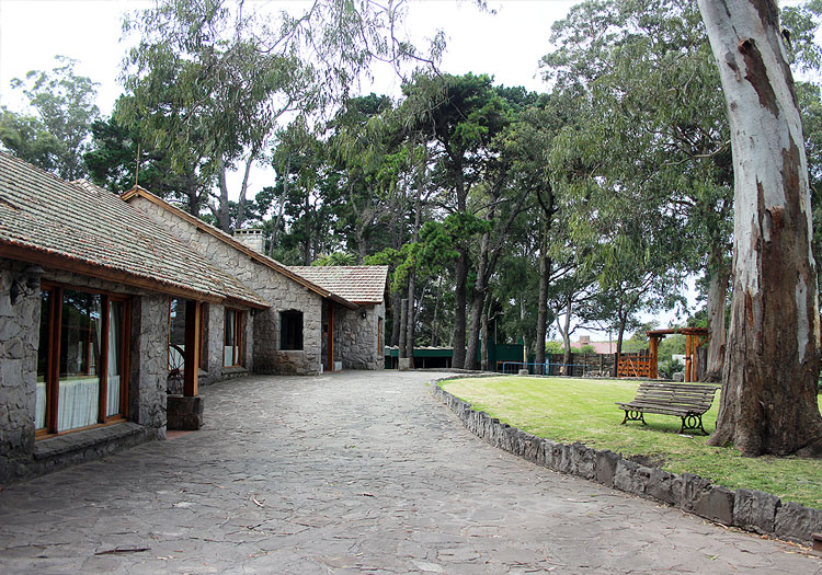 Los Nobles Hostal del Bosque