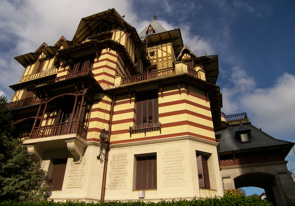 Museo Municipal de Arte Juan Carlos Castagnino - Villa Ortiz Basualdo  