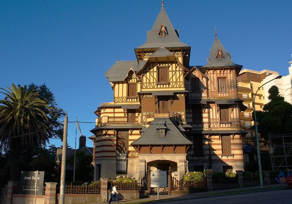 Museo Municipal de Arte Juan Carlos Castagnino - Villa Ortiz Basualdo  